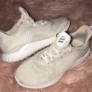 Adidas Alphabounce shoe